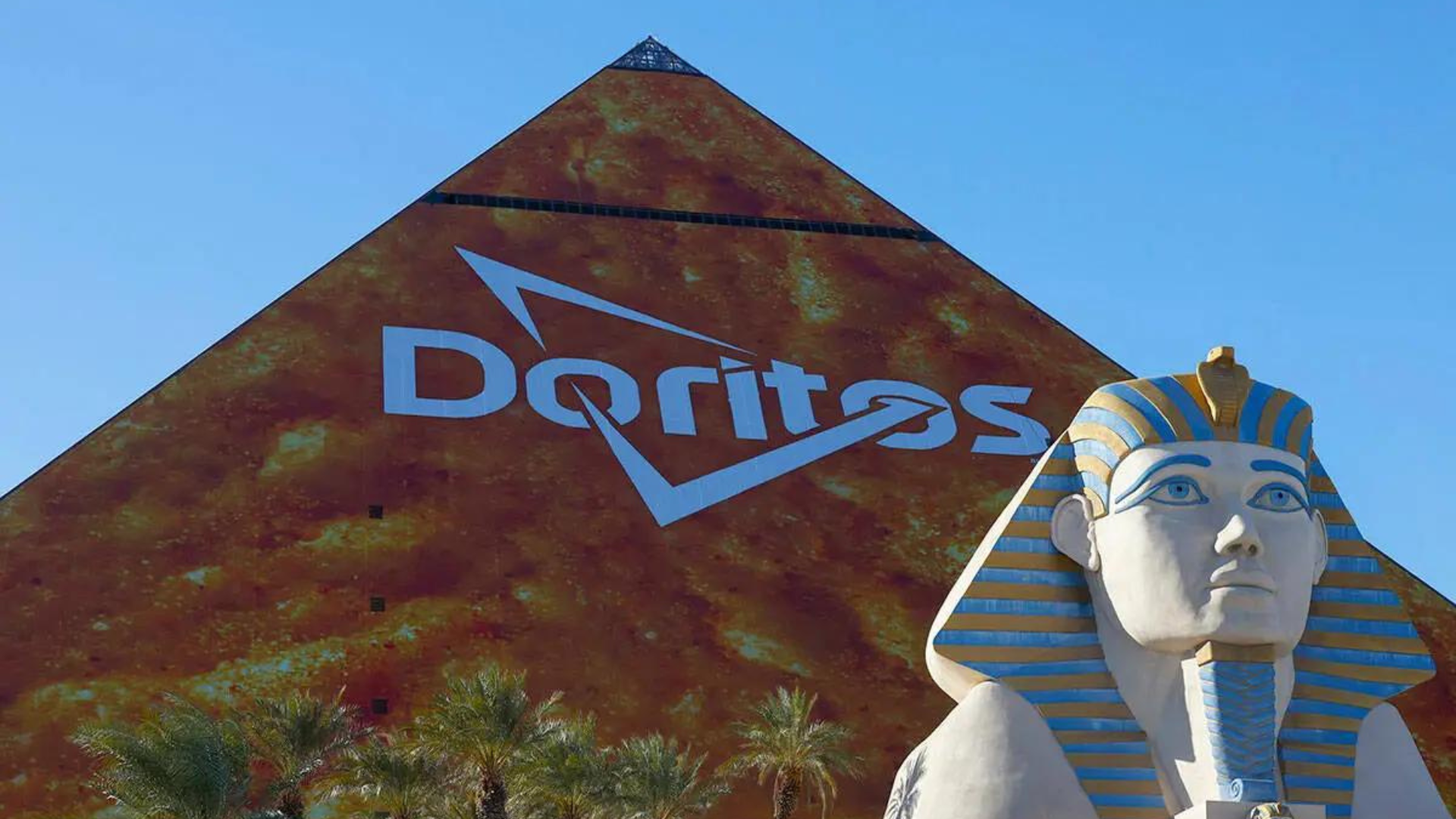 Doritos coloca tortilha gigante em hotel para o Super Bowl