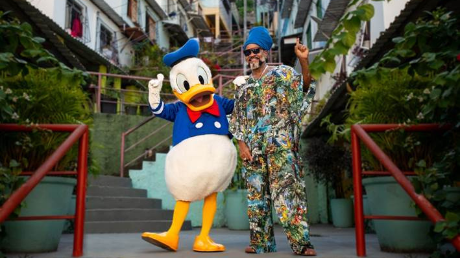 Disney comemora 90 anos do Pato Donald no Carnaval de Salvador