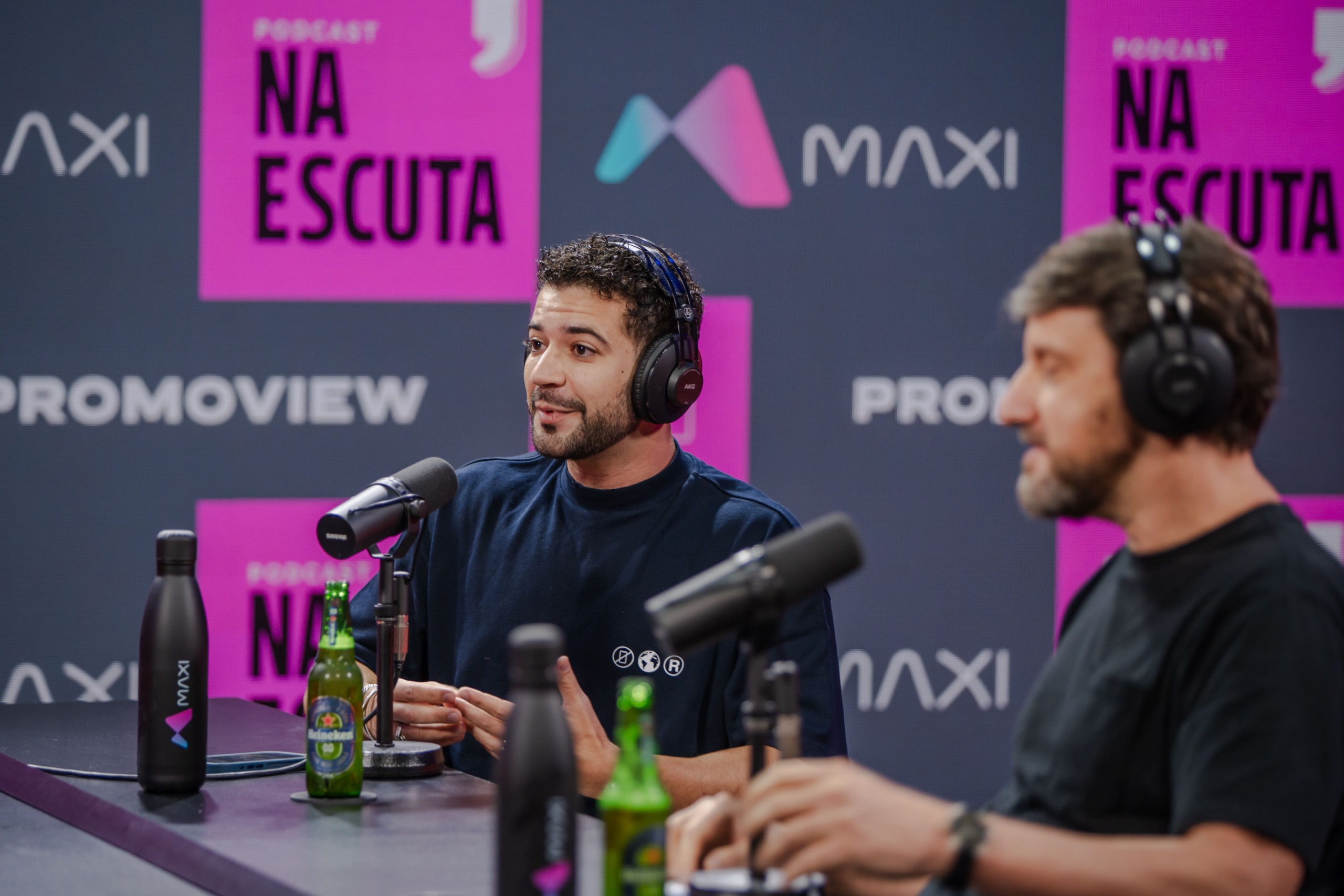 Rafael Golfe, gerente de Brand Experience e Patrocínios da Heineken, e com Serge Crispin, diretor de Atendimento na Red Door Agency, no podcast Na Escuta.