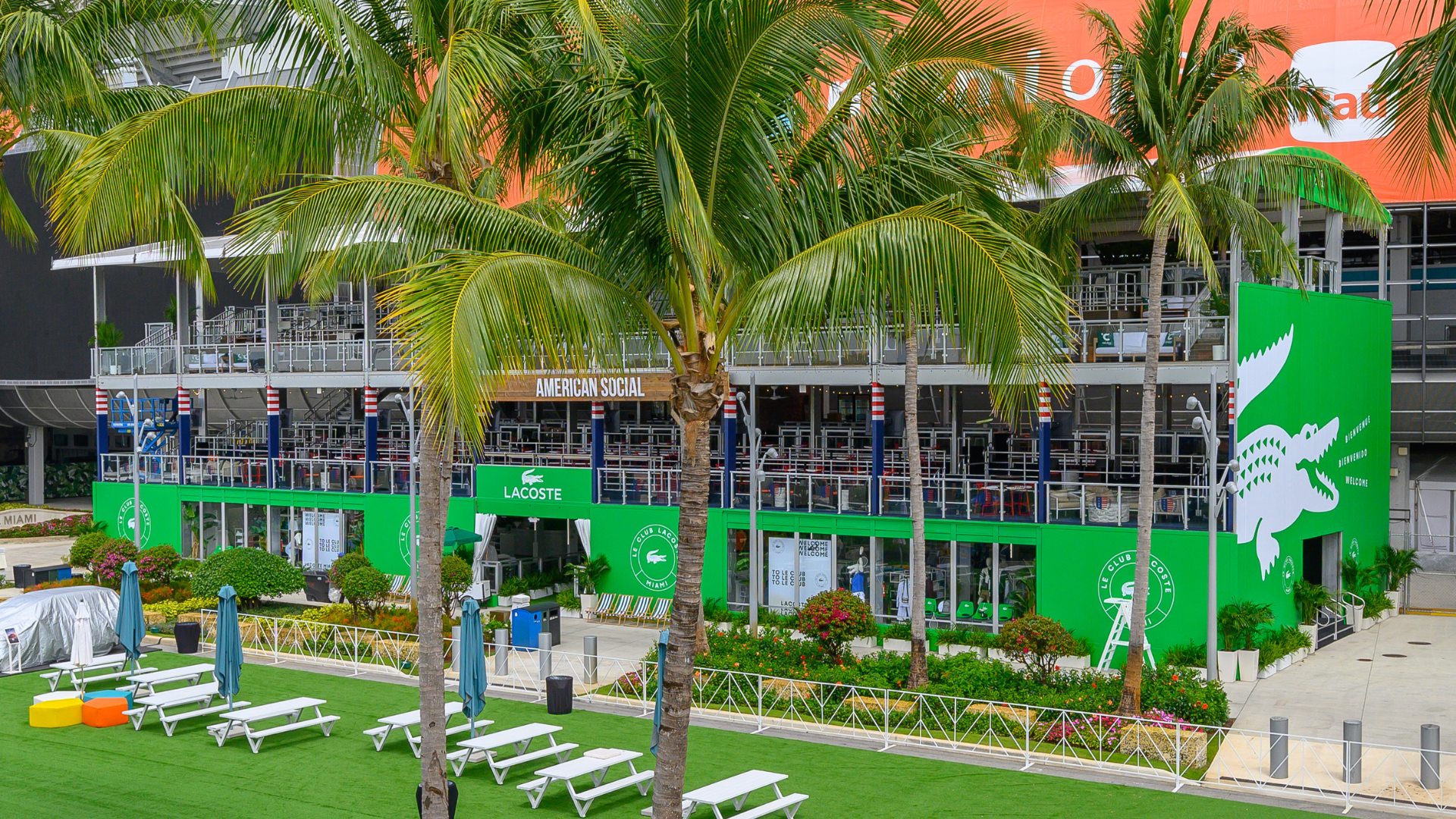 Lacoste promove ativações dentro e fora das quadras do Miami Open