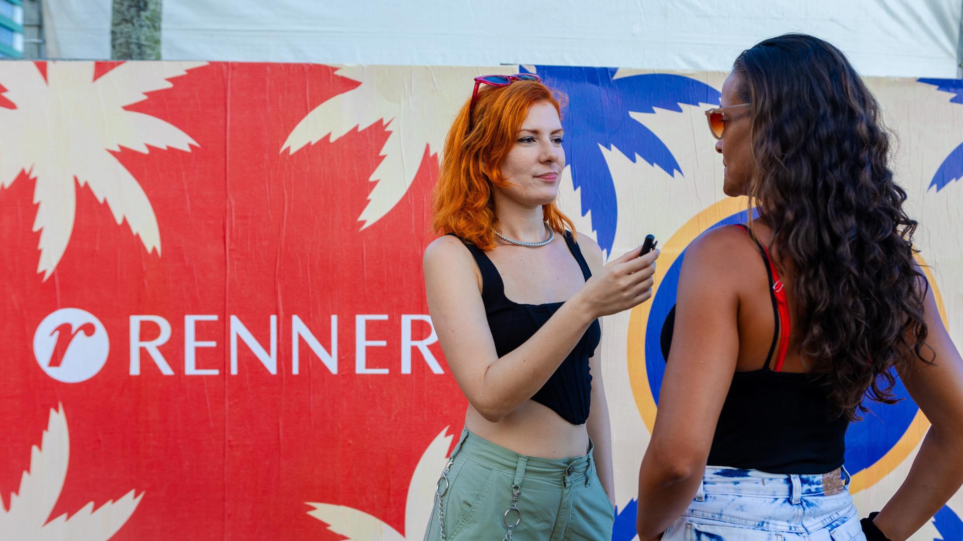 Renner propõe reflexão sobre o que é liberdade para o Dia da Mulher