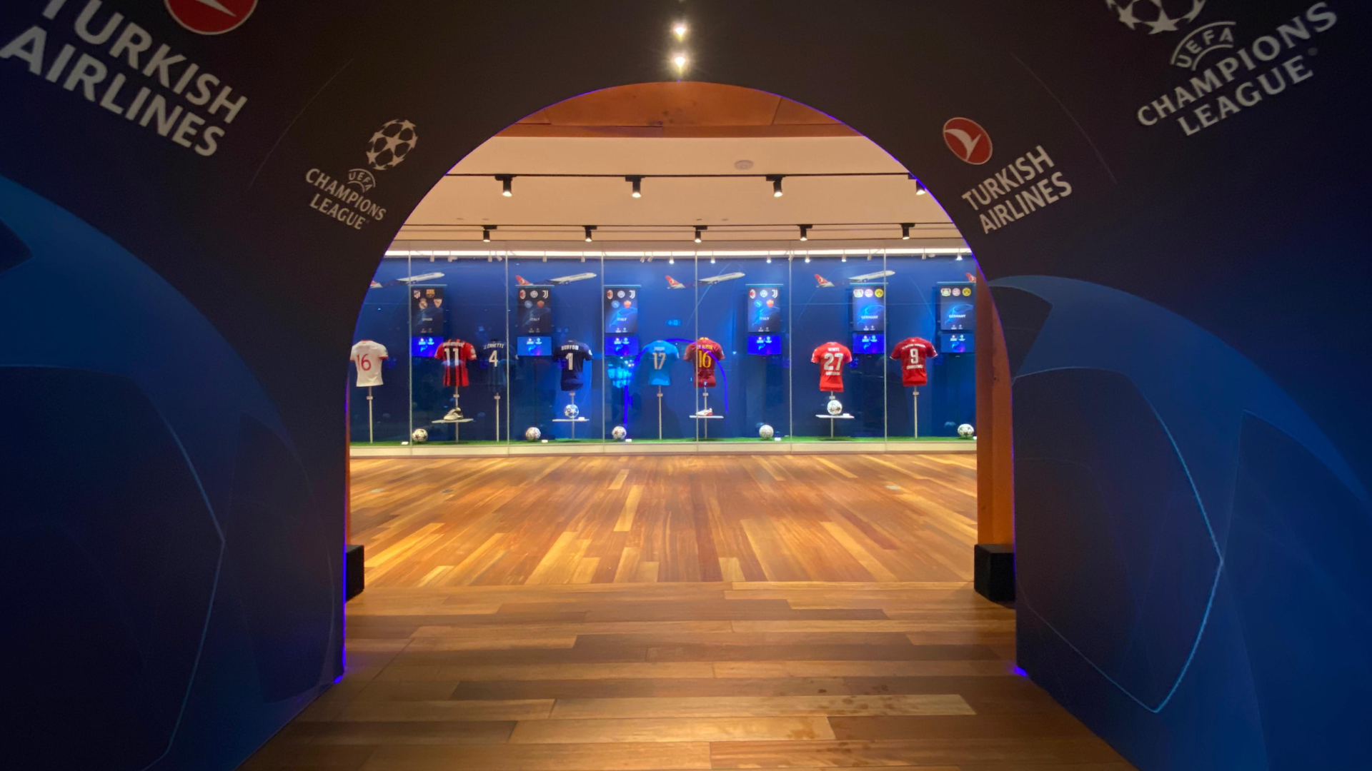 UEFA Champions League tem nova exposição no lounge da Turkish Airlines