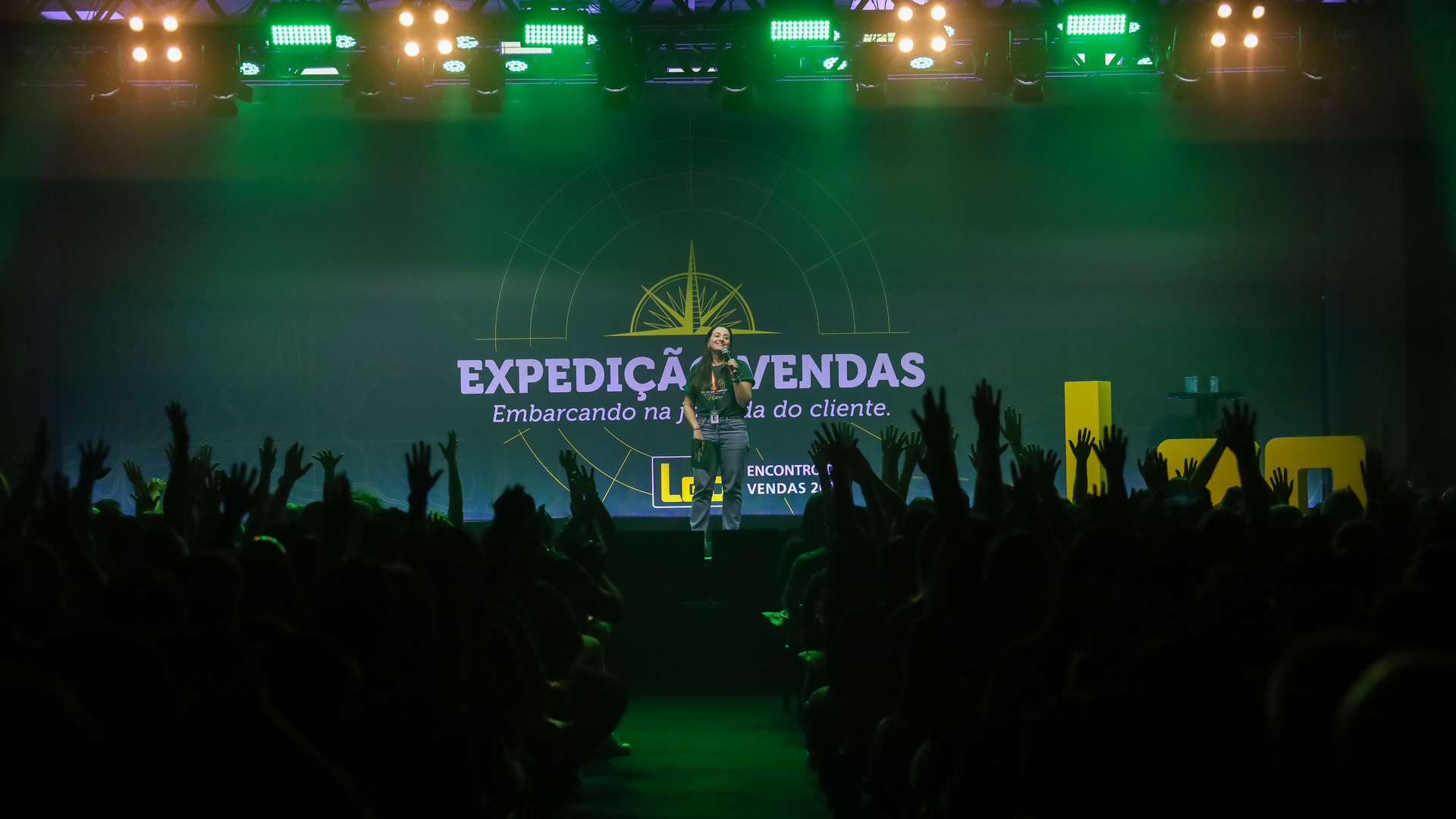 Durante dois dias, no Holiday Inn Anhembi, os participantes vivenciaram uma temática de “Expedição de Vendas”, com toda a jornada do evento conduzindo as equipes a enxergarem a importância da união, das metas, dos objetivos e da conexão. Todos os detalhes, desde os desdobramentos iniciais, comunicação, criação da cenografia, das ativações, produção, logística (aéreo e terrestre), A&B e brindes ficaram sob os cuidados da Avantgarde.