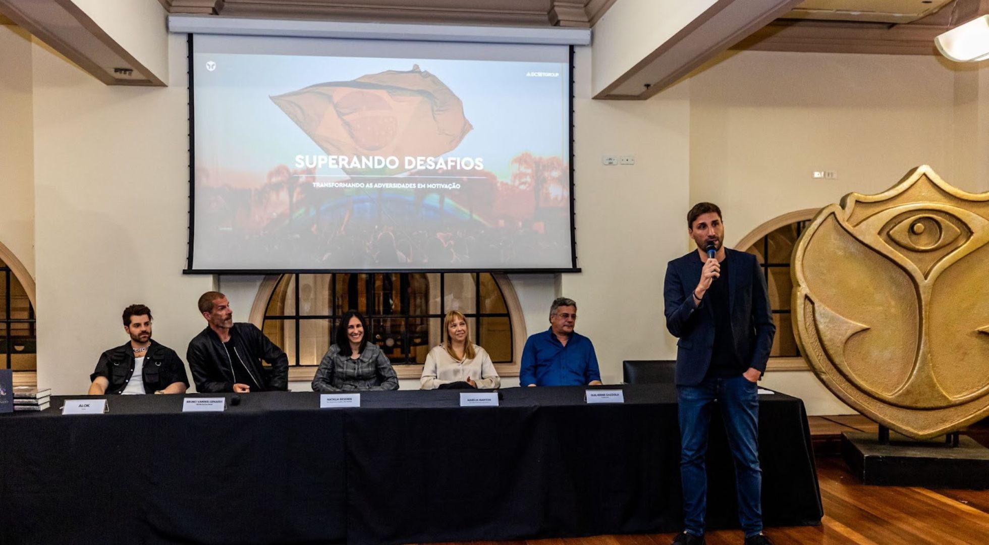 Alok, Bruno Vanwelsenaers, Natália Resende, Marília Marton, Guilherme Gazzola e Rodrigo Mathias