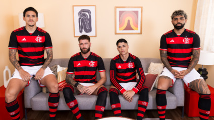 O Clube de Regatas do Flamengo e a adidas definiram a renovação do atual contrato até 2029, estendendo o vínculo entre o Rubro-Negro e a marca das três listras iniciado em 2013. Com a ampliação, serão 16 anos ininterruptos de parceria no fornecimento de material esportivo.