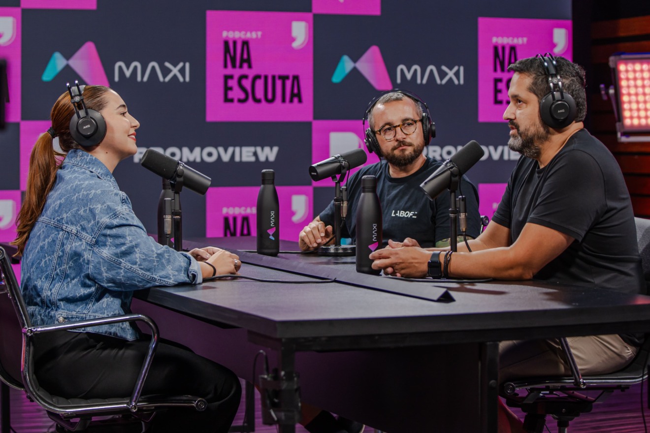Cindy Feijó, Ale Valdivia e Thiago Savoldi falam sobre tecnologia no podcast Na Escuta.