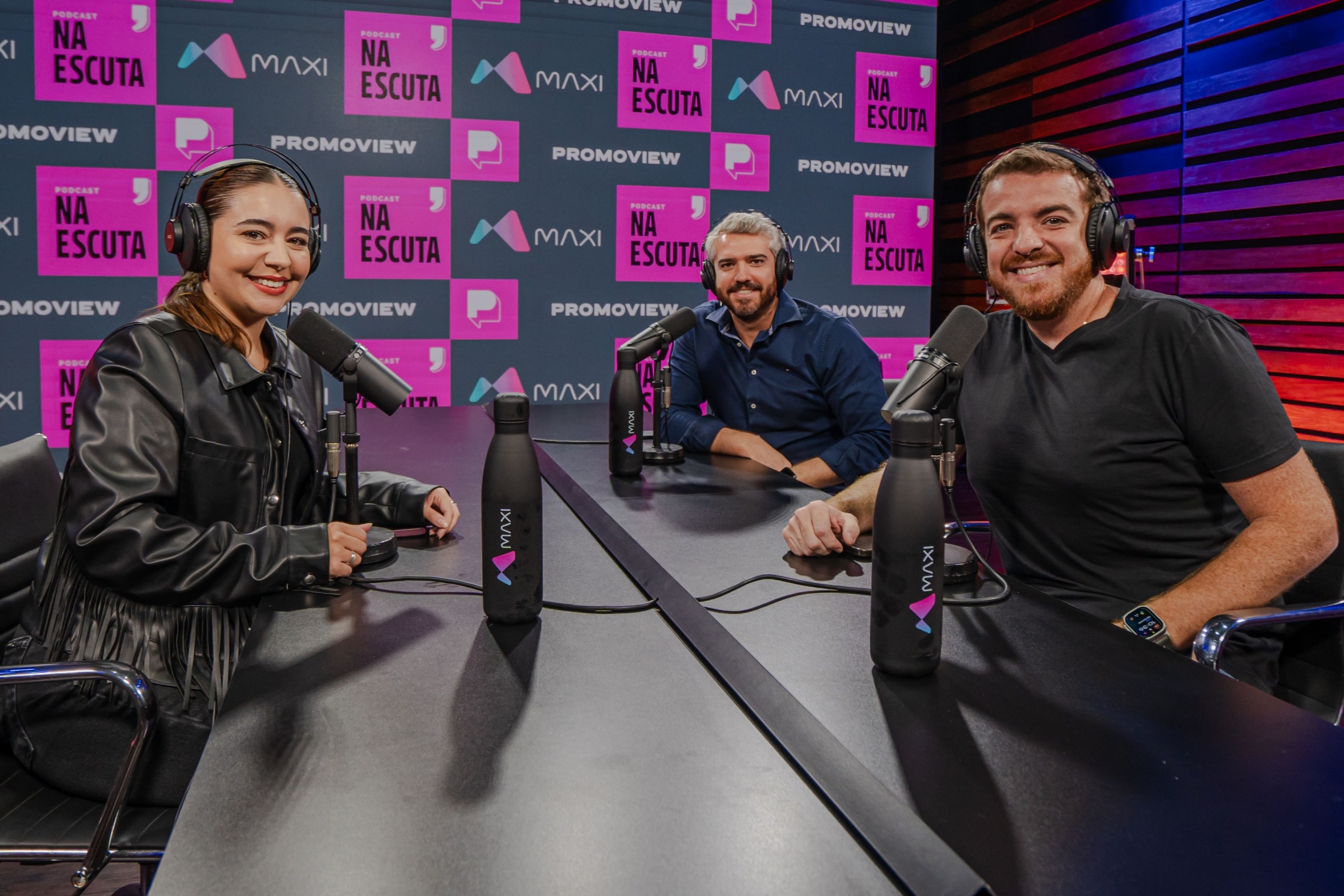 Felipe Malta, CEO da F/Malta, Rodrigo Lefreve, diretor comercial da F/Malta e Cindy Feijó, COO do Promoview, no podcast Na Escuta