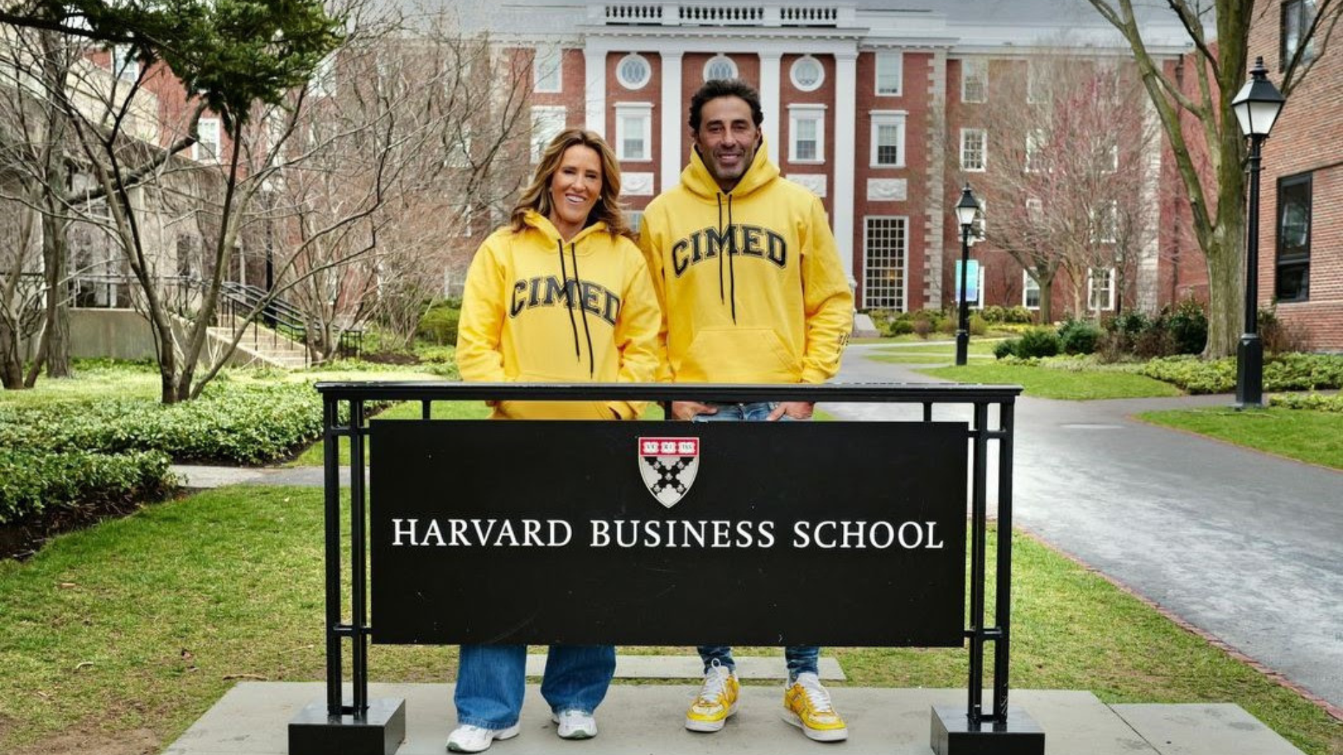 participação do João Adibe Marques e da Karla Felmanas, CEO e vice-presidente da Cimed, durante a Brazil Conference, evento realizado pela comunidade brasileira de alunos de Harvard & MIT em Boston, nos EUA. Eles falaram sobre estratégias de sucesso da Cimed e liderança feminina.