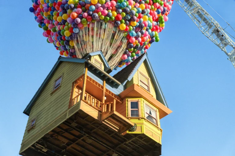 Experiências Icônicas Airbnb: Casa de balões Up Altas Aventuras
