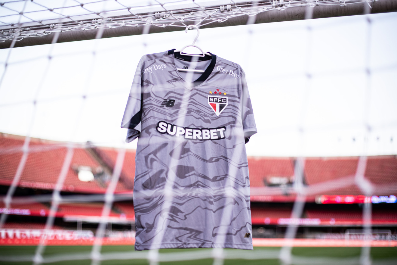 A New Balance, em comemoração ao Grey Day, um dia global dedicado à celebração da cor cinza e seu legado na história da marca, se uniu ao São Paulo Futebol Clube para uma ativação especial durante a partida contra o Águia de Marabá pela terceira fase da Copa do Brasil, que terminou com vitória do clube tricolor por 2 a 0.