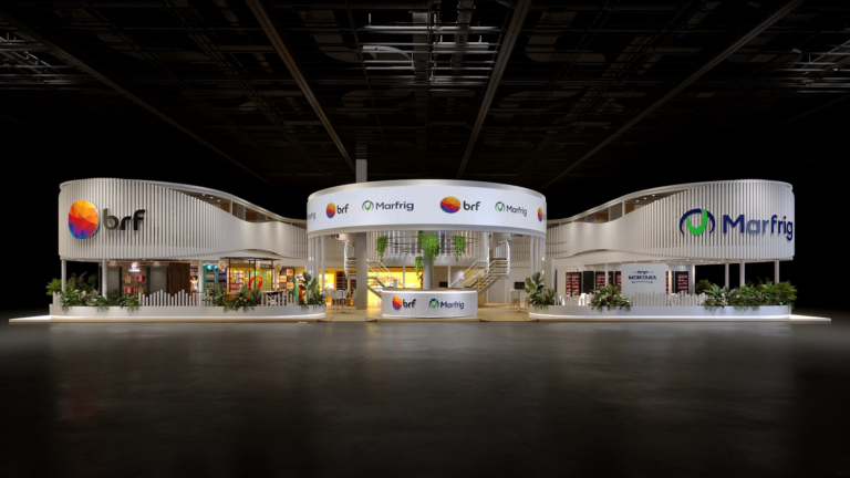 A BRF, uma das maiores companhias de alimentos do mundo, apresenta novidades de suas marcas líderes Sadia, Perdigão e Qualy durante a APAS Show 2024, realizada entre os dias 13 e 16 de maio, no Expo Center Norte. A Companhia estará em conjunto com a Marfrig, em um estande de 900 m² de área construída, o maior da história da BRF na feira. Com espaço distribuído em dois andares, o público terá acesso a diferentes formatos de exposição das marcas e produtos nos pontos de venda, além de experimentar os lançamentos e vivenciar diferentes experiências que reiteram a força de BRF em todo o Brasil, com campanhas icônicas e de influência regional.