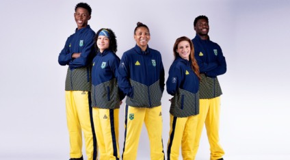 Imagem dos atletas usando os uniformes dos Jogos Olímpicos Paris 2024