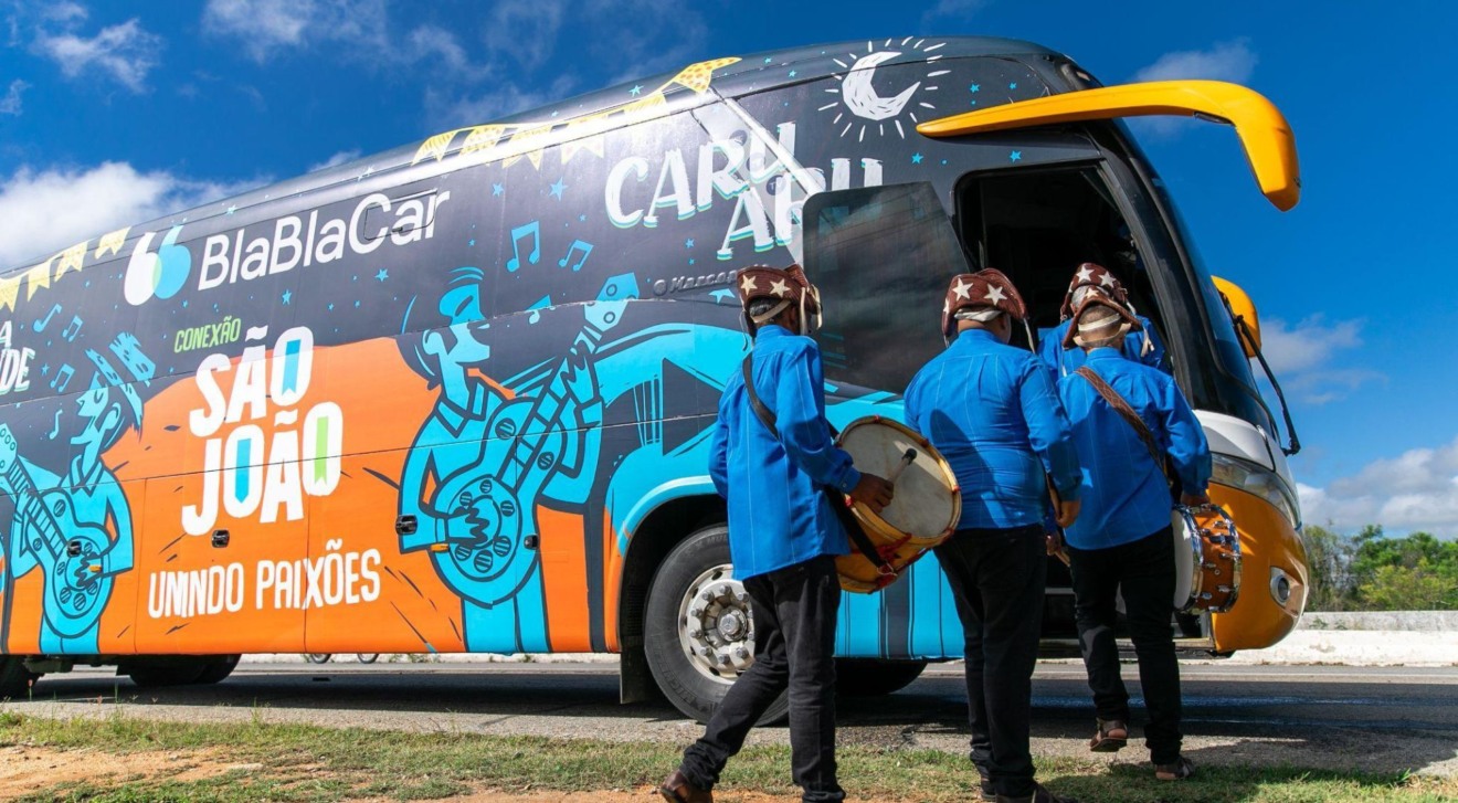 Ônibus da campanha Duas Cidades: uma paixão da BlaBlaCar Ônibus da campanha Duas Cidades: uma paixão da BlaBlaCar
