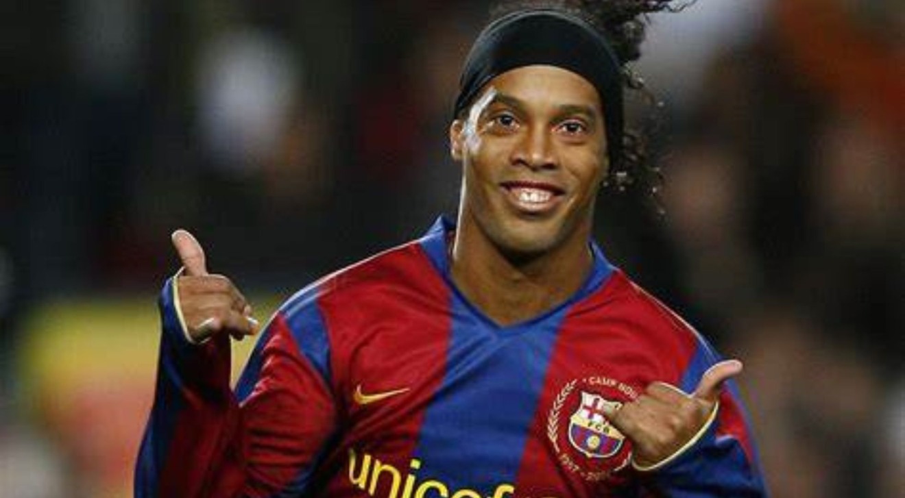 Entenda por que a campanha de Rexona com Ronaldinho Gaúcho é de mau gosto Entenda por que a campanha de Rexona com Ronaldinho Gaúcho é de mau gosto