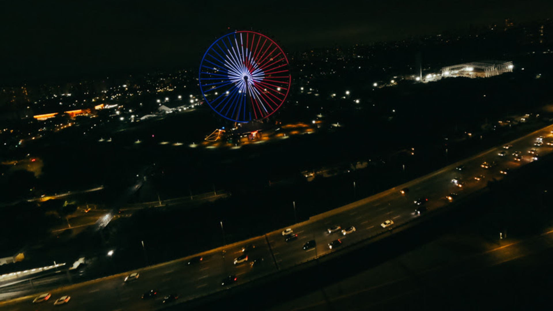 A NBA House chegou para a edição de 2024 com novidades. Além de um novo lugar, o Parque Villa-Lobos, com mais espaço e novas atrações, o evento iluminou Roda Rico, maior roda-gigante da América Latina, de 91 metros de altura, localizada no Parque Cândido Portinari, ao lado do parque Villa-Lobos, em São Paulo. Os 27.000 pontos de LED que se acenderam na roda-gigante iluminaram a paisagem noturna virada para a Marginal Pinheiros.