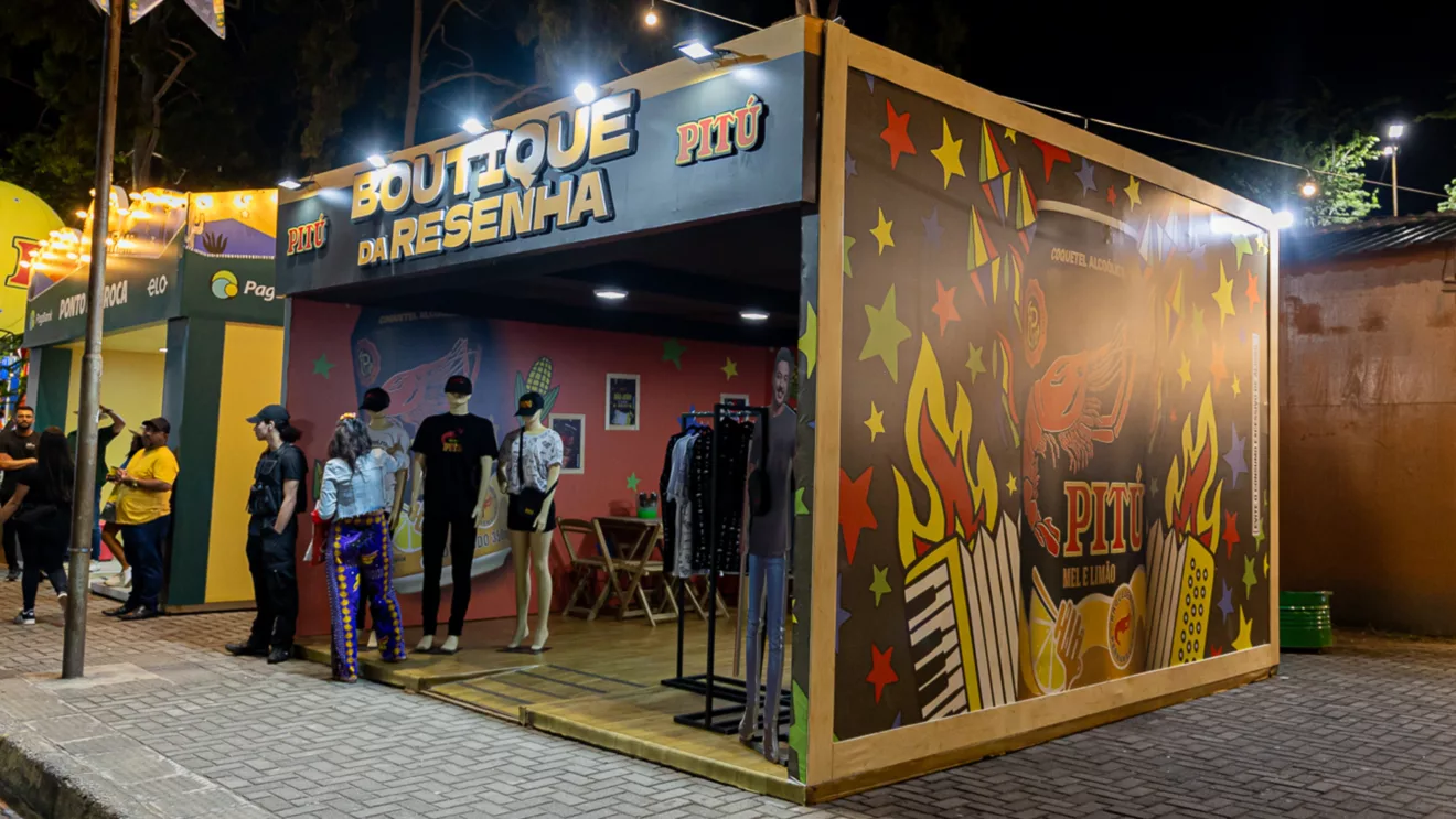 “Boutique da Resenha” está com produtos além da cachaça, como camisas, shoulders bags, bonés e kits caipirinha até o final de junho “Boutique da Resenha” está com produtos além da cachaça, como camisas, shoulders bags, bonés e kits caipirinha até o final de junho