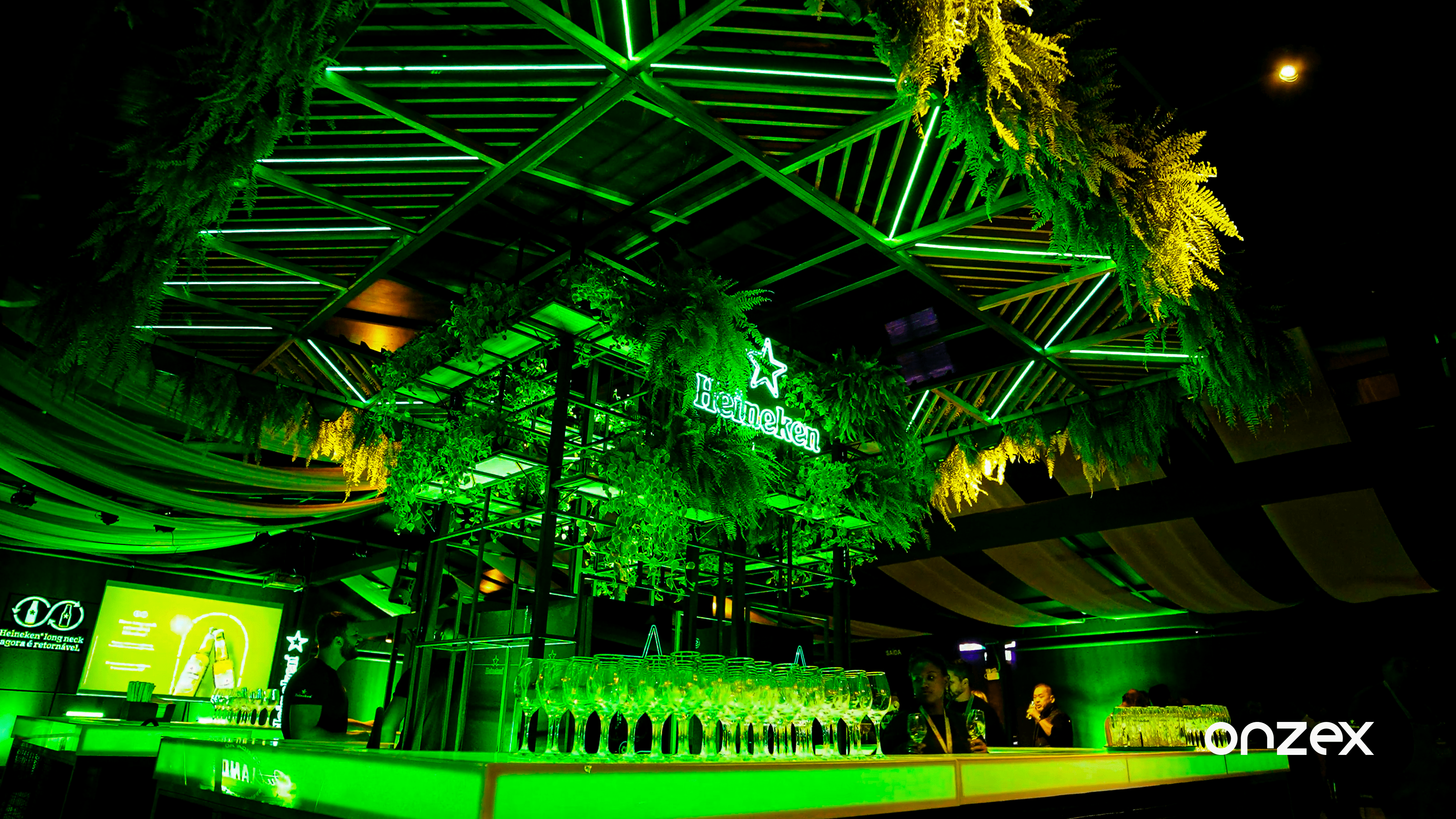 Espaço da Heineken no Outland (BH) criado pela agência Onzex