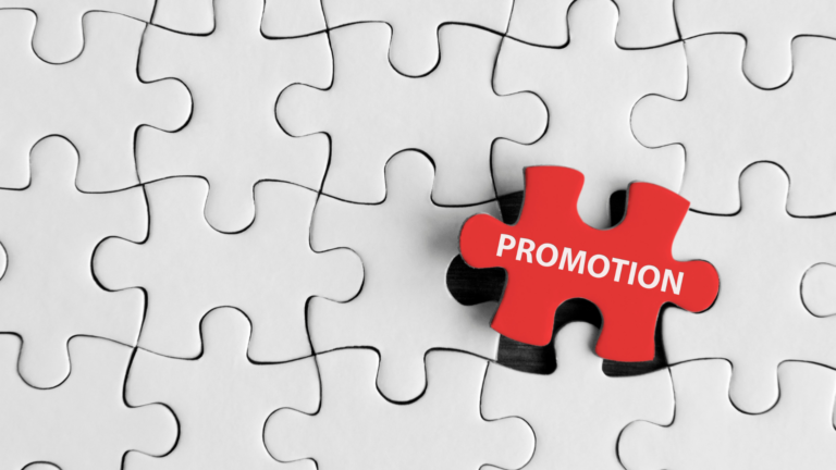 Quebra-cabeça com a palavra promotion (promoção, em português)