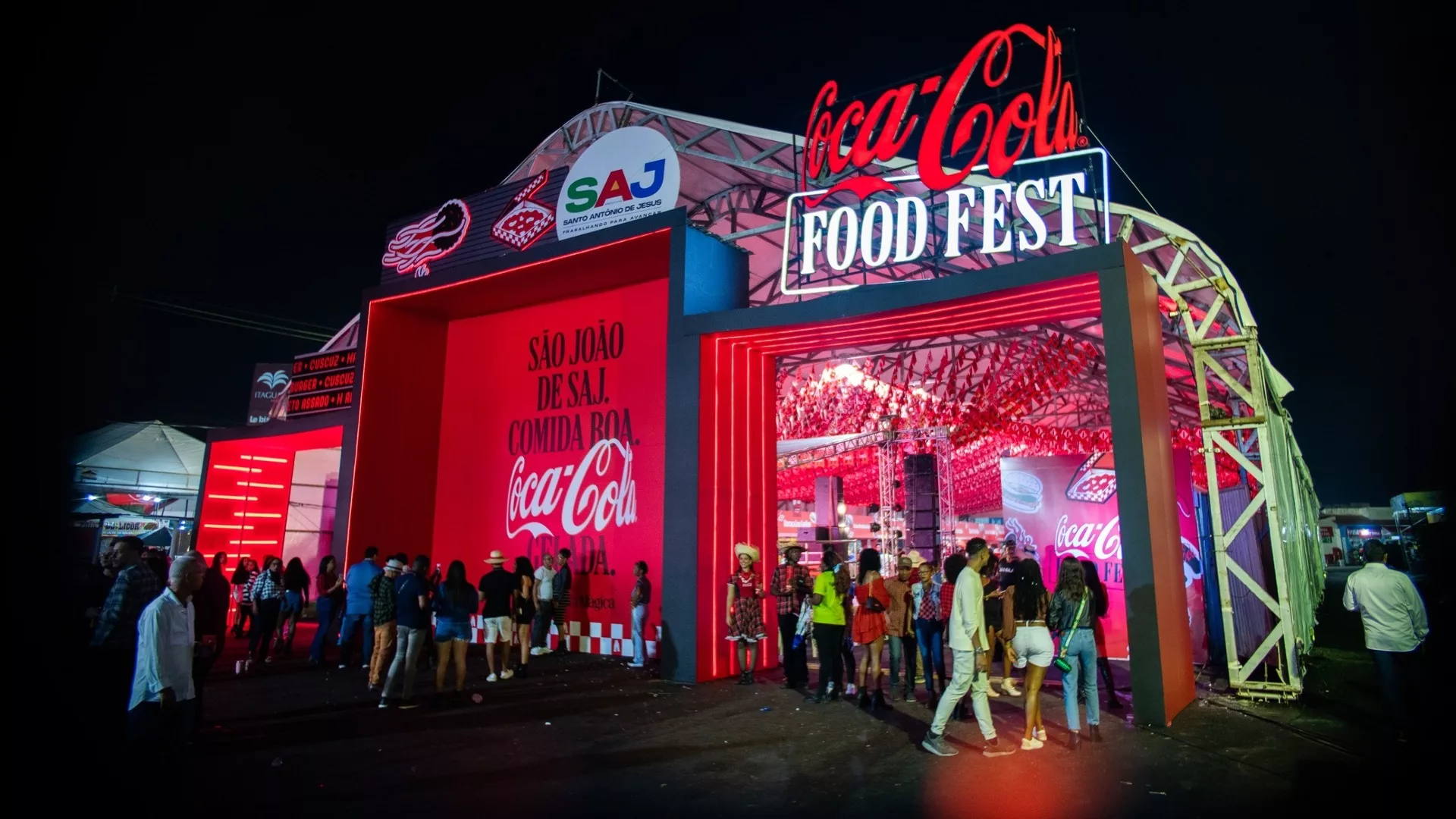 A Coca-Cola também é patrocinadora das festividades de Mossoró Cidade Junina (RN) e das celebrações em Cruz das Almas e Santo Antônio de Jesus, na Bahia. Completando as marcas que atuaram no Nordeste, Guaraná Jesus patrocinou eventos no Maranhão, seu estado de origem. Na região Norte, além da Coca-Cola, o guaraná Tuchaua apoiou festas em Belém (PA) e o renomado Festival Folclórico de Parintins (AM).