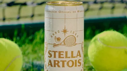 Stella Artois, cerveja oficial de Wimbledon, e o Zé Delivery, o principal aplicativo de entrega de bebidas do Brasil, fizeram uma parceria para oferecer uma experiência única durante as finais do grand slam britânico, por meio de uma lata comemorativa.