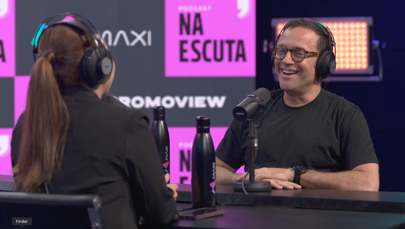 Márcio Santoro e Cindy Feijó conversam sobre estratégia de marketing no Na Escuta 