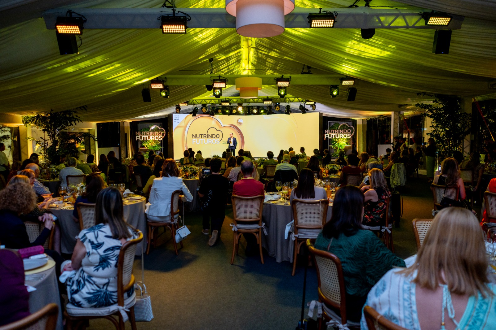 Evento de Ninho, entregue pela agência Croquis, destaca jornada da infância à vida adulta