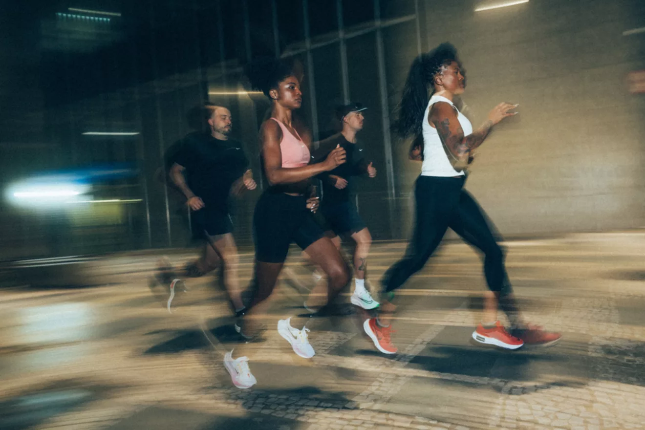 A Nike São Paulo Run promete ser um marco para os amantes da corrida, com um evento que combina desafios, inovação e experiências únicas. A prova acontece no dia 14 de julho, com distâncias e trajetos diferentes, ocupando quatro regiões da cidade, e término em uma mesma linha de chegada para celebrar o que nos une: o amor pela corrida e a vontade de tomar as ruas de São Paulo.

 