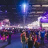 Os visitantes da gamescom latam 2024 puderam experimentar as últimas tecnologias que estão revolucionando a forma como jogamos, como Realidade Virtual (VR), Realidade Aumentada (AR) e Inteligência Artificial (IA) em NPCs (personagens não jogáveis). Jogos com gráficos de última geração, streaming de alta performance e NFTs (Non-Fungible Tokens) também estiveram em destaque.