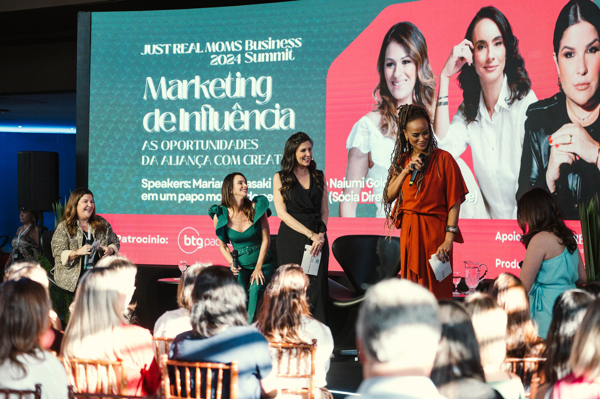 Palestra sobre Marketing de Influência no Summit evento proprietário da Multicase