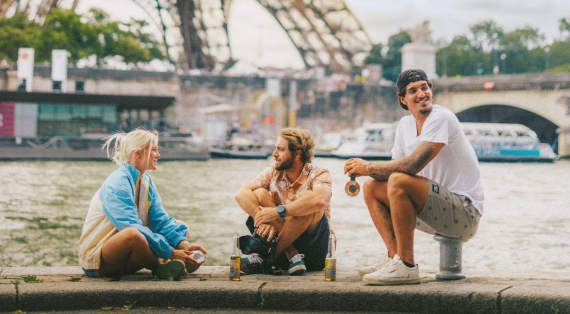 Gabriel Medina, Tatiana Weston-Webb e o fotógrafo Jerome Brouillet