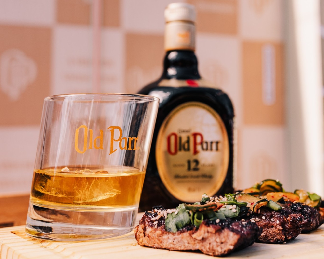 Old Parr marca presença na Churrascada com open bar inédito de uísque