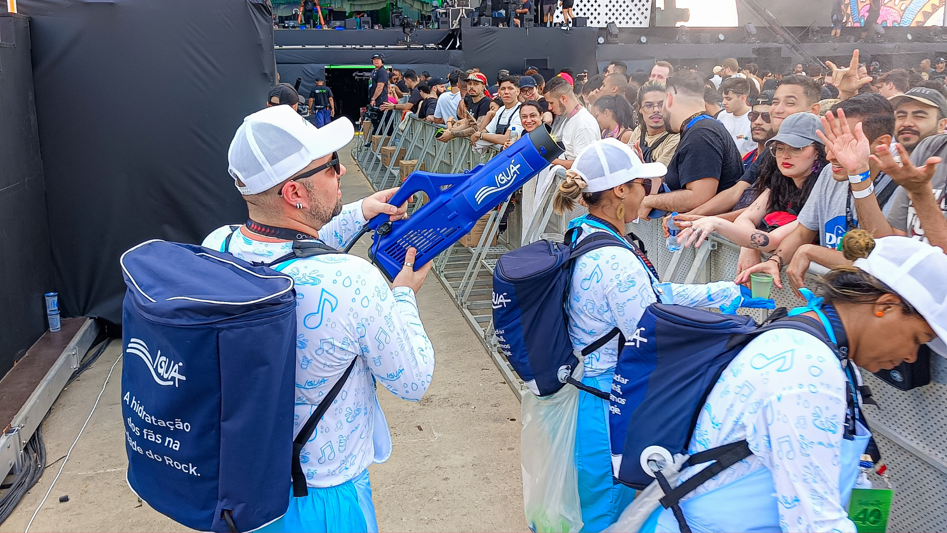 Vaporizadores refrescam público da grade do Rock in Rio