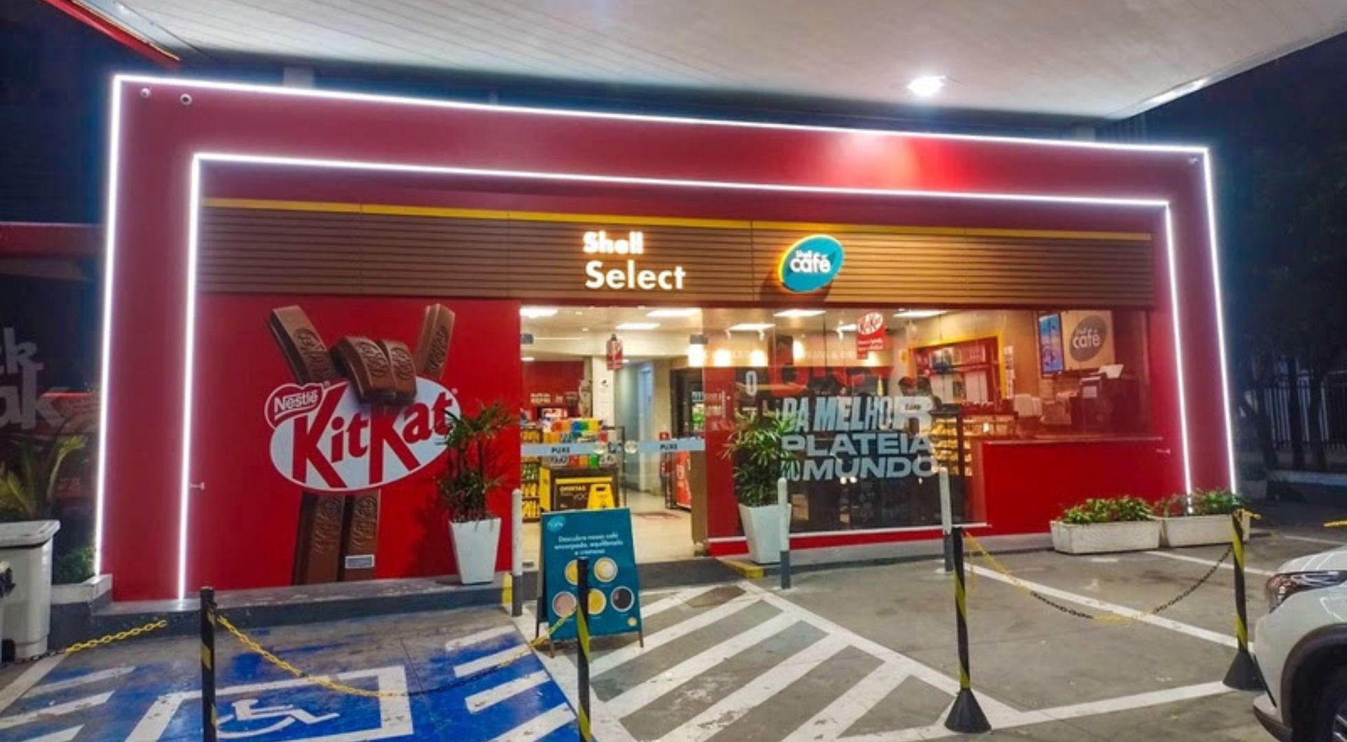 Loja temática da Shell em parceria com a KitKat