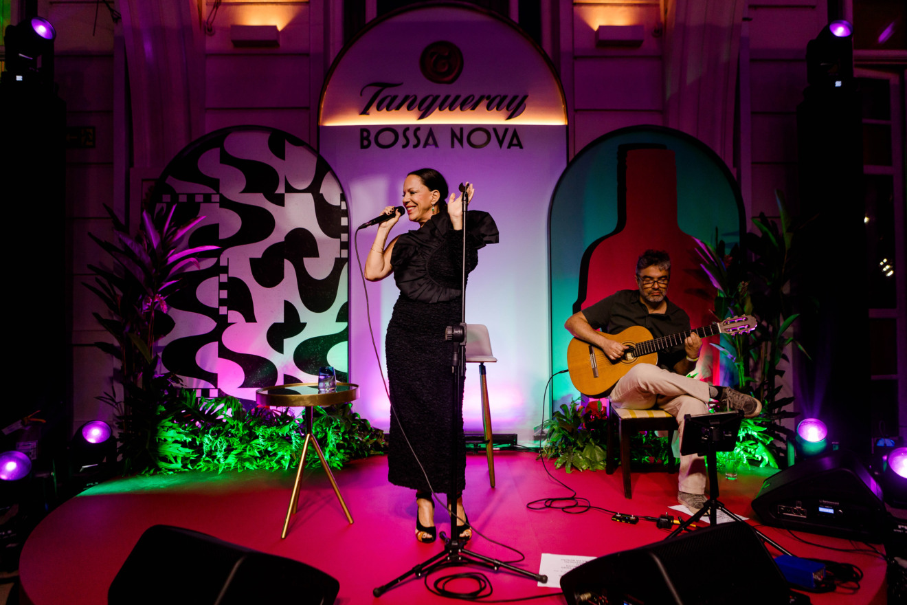 Bebel Gilberto se apresenta em lançamento do Tanqueray Bossa Nova