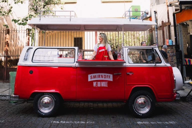 Smirnoff faz ação para divulgar o sabor mule em Belo Horizonte