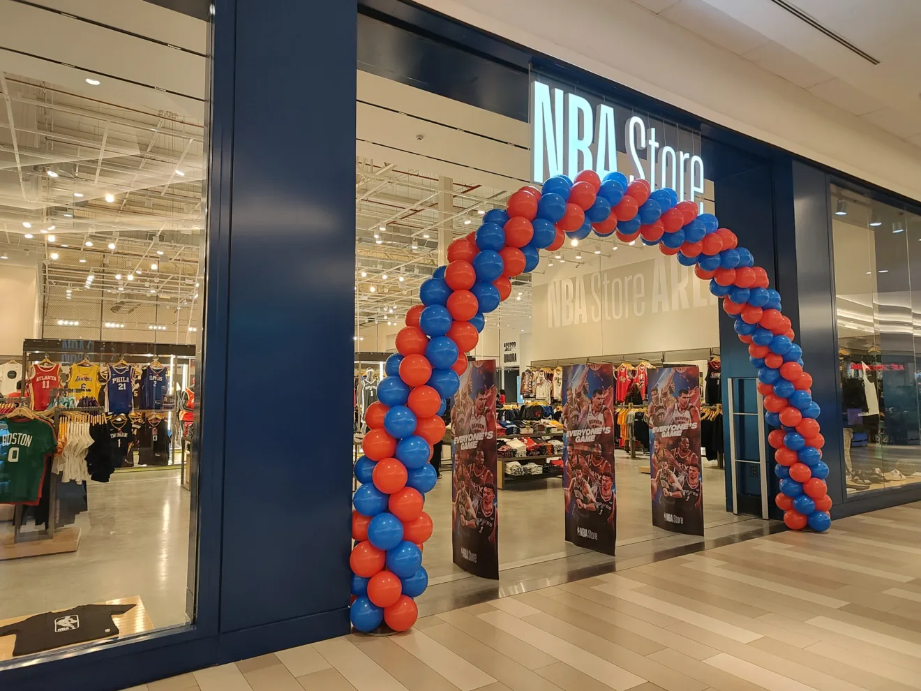 NBA Store no Shopping Jockey Plaza, em Curitiba