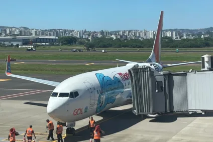 Avião da Gol temático de Turma da Mônica chega a Porto Alegre