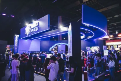 Estande da Warner Games na Gamescom Latam