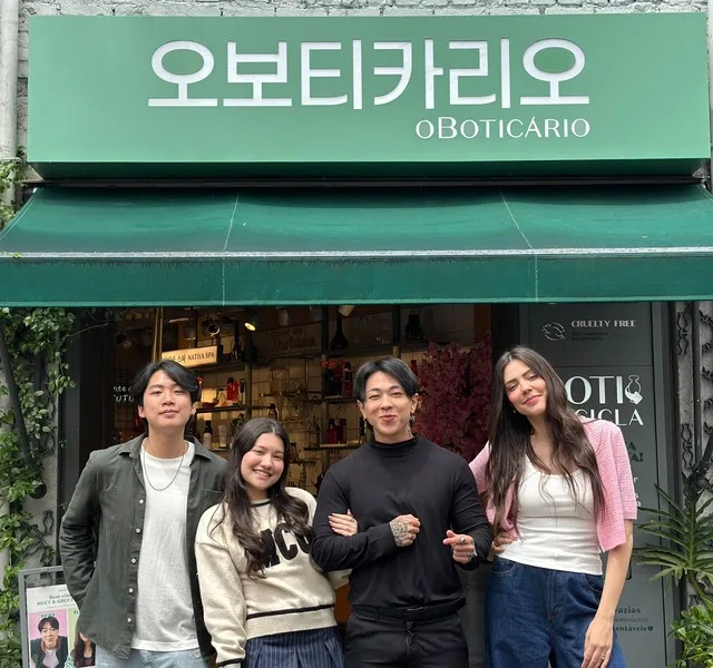 Foto mostra artistas do dorama produzido pela O Boticário