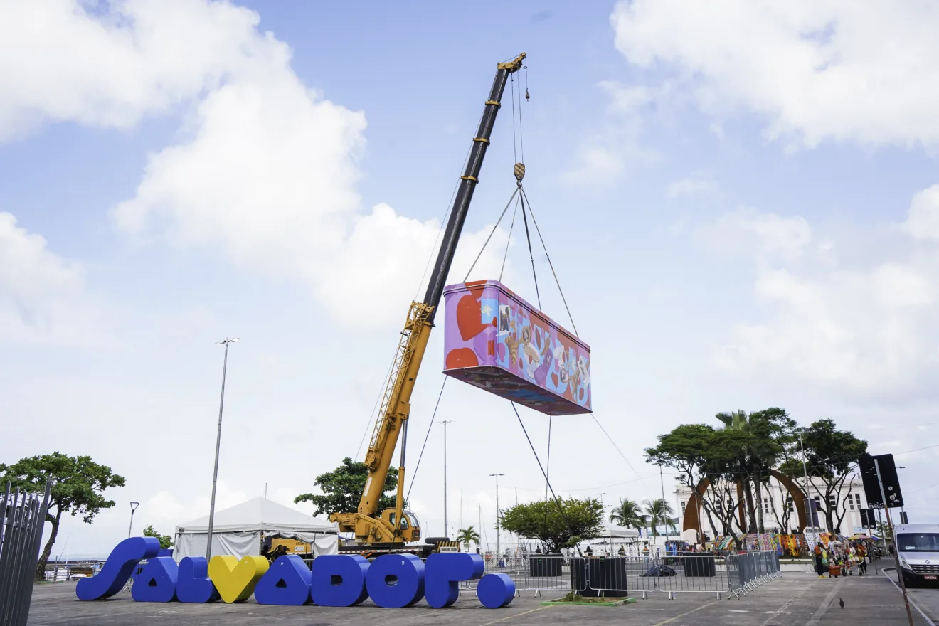 Lata Um Tudum para cada Um gigante em Salvador 