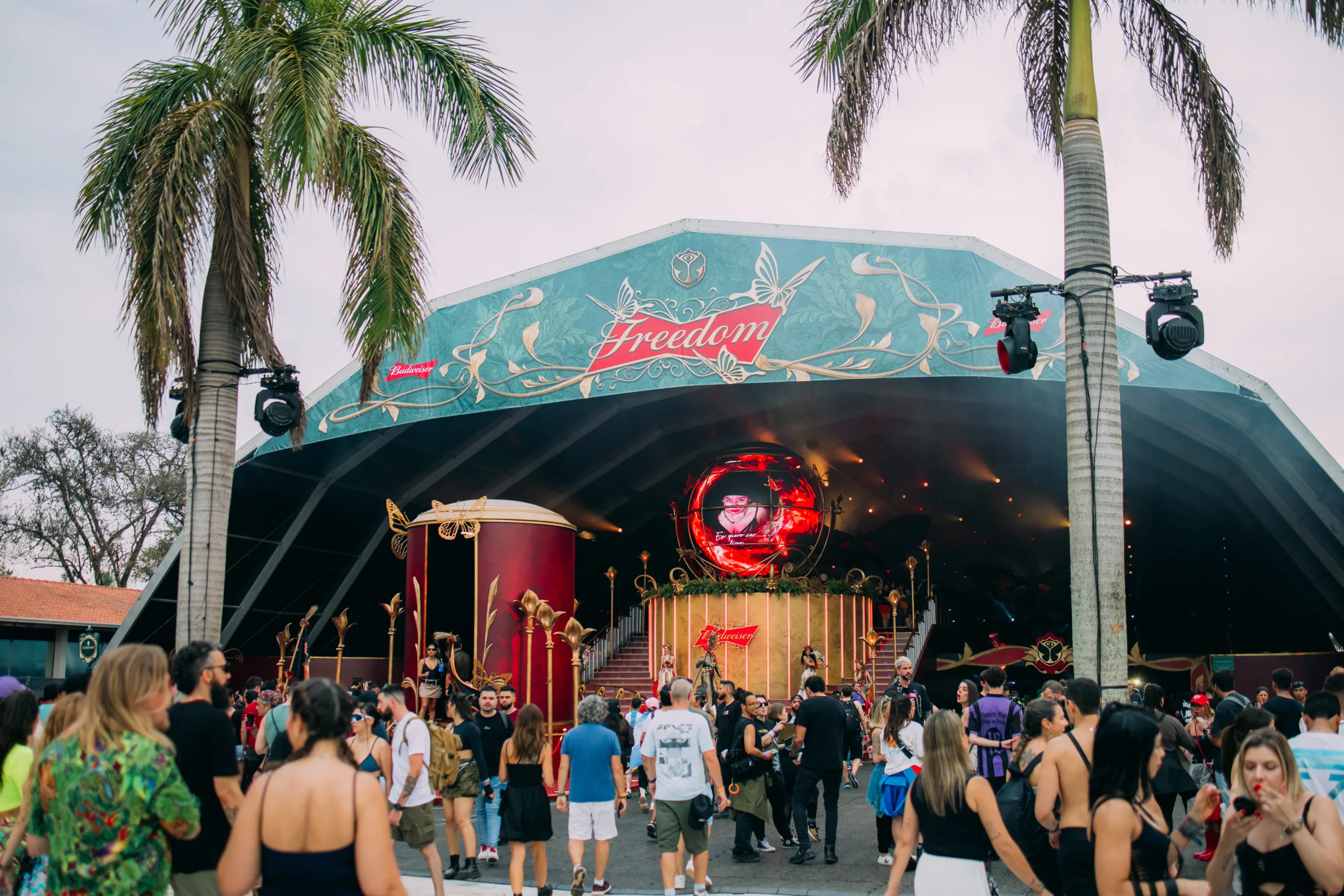 Freedom Stage by Budweiser no Tomorrowland 