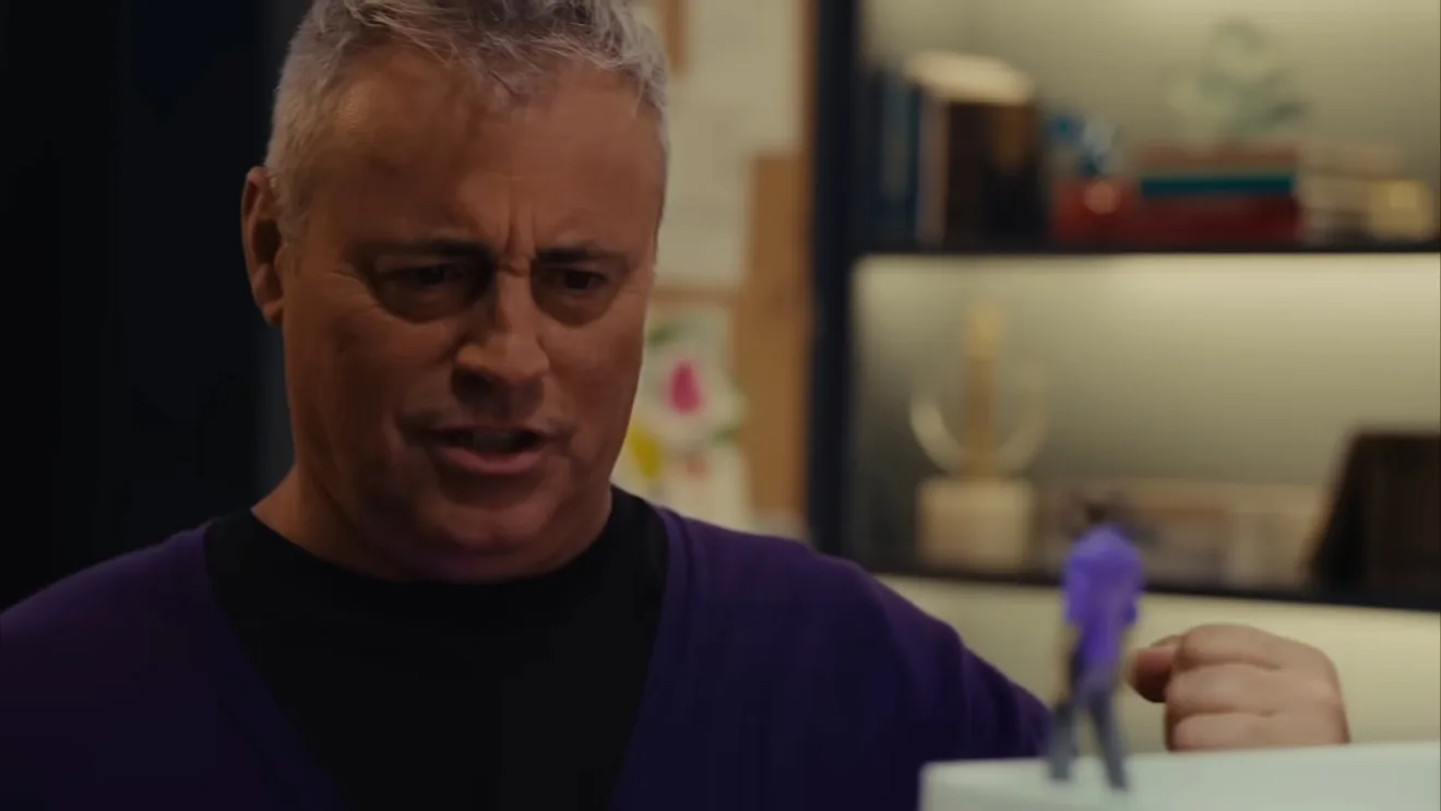 Imagem mostra o ator Matt LeBlanc, da série Friends, em nova campanha do Nubank