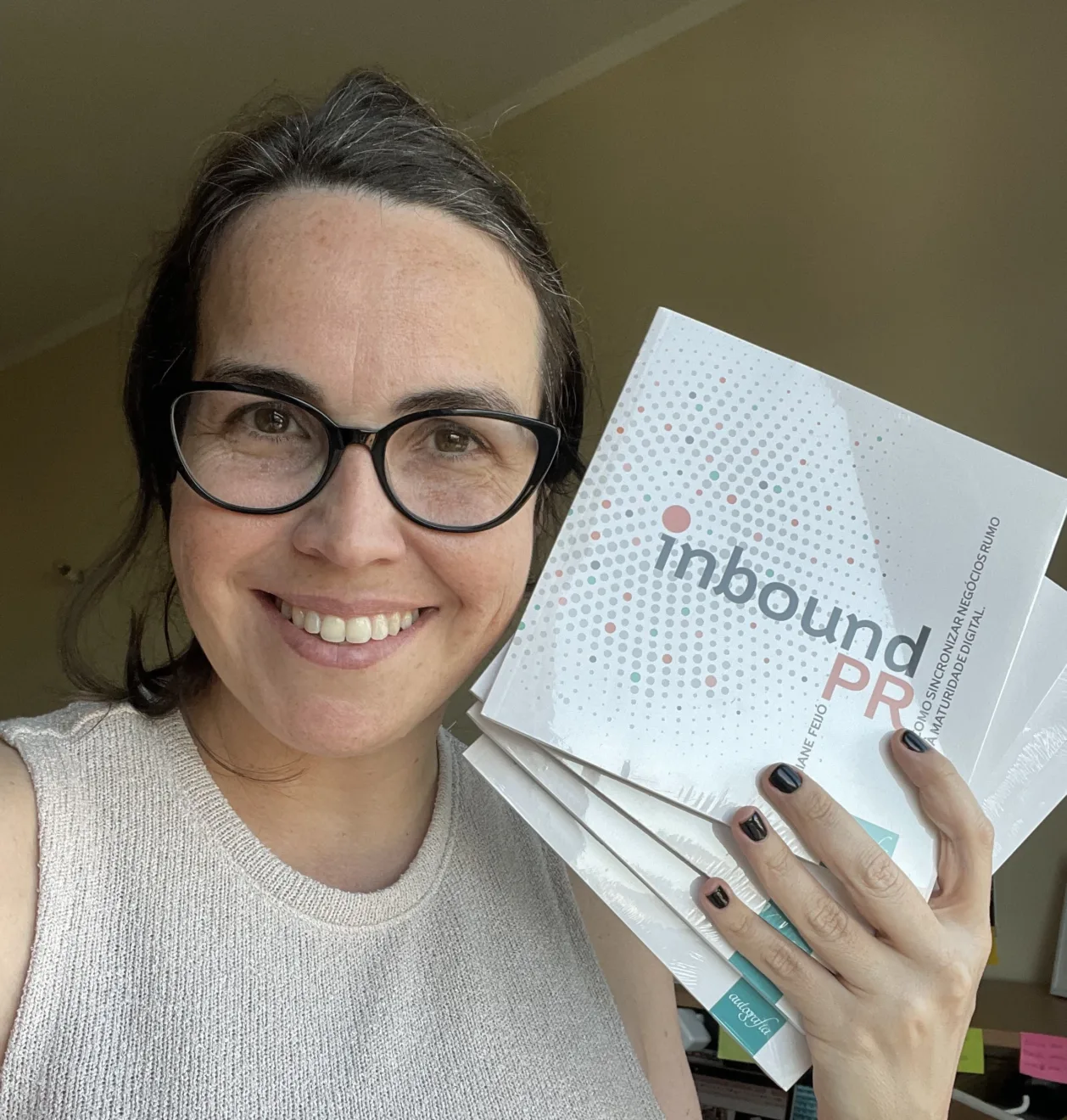 Ariane Feijó e o livro Inbound PR