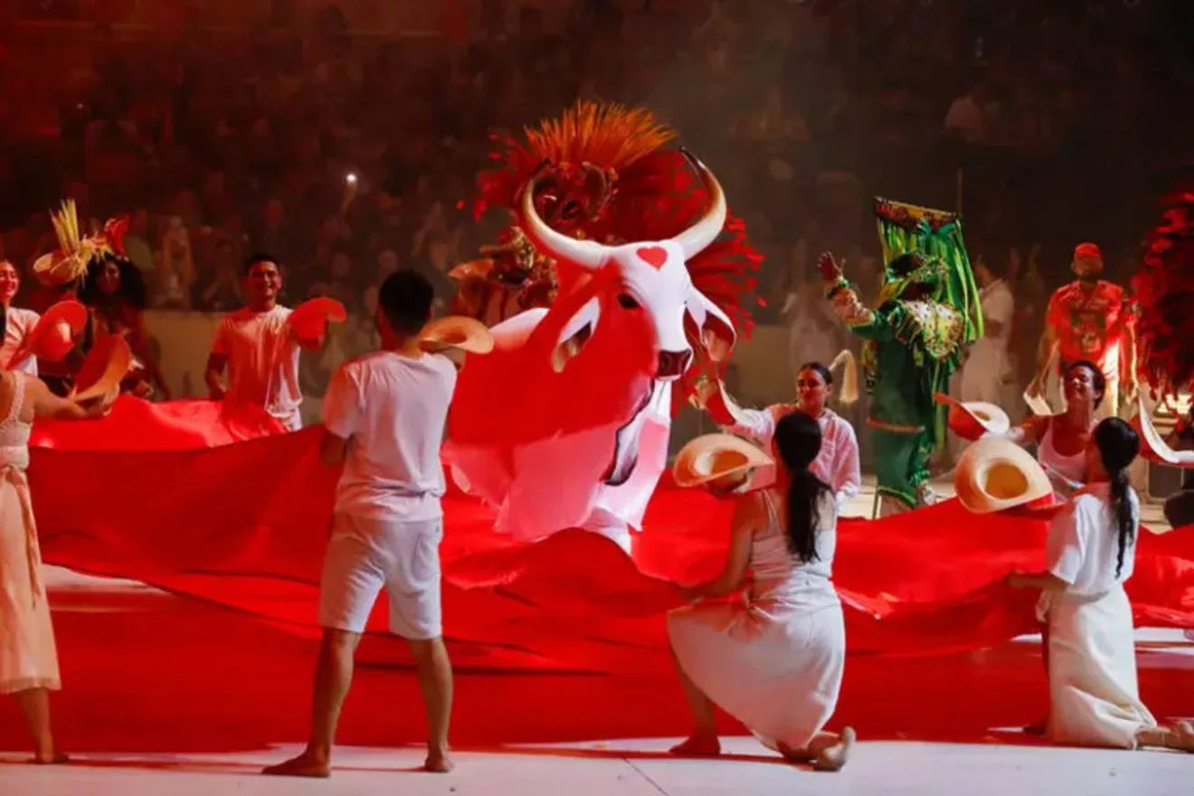 Imagem mostra banner da edição de 2024 do Festival de Parintins