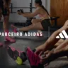 Banner mostra o programa de afiliados da Adidas