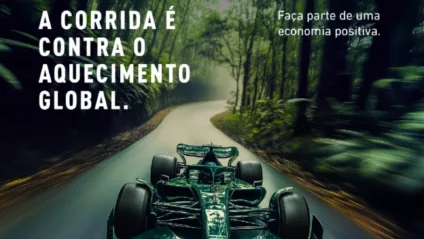 Cartaz da campanha de carbono zero da Pachamama mostra um carro de corrida em uma floresta com a frase "A corrida é contra o aquecimento global"