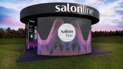 Imagem mostra o estande da Salon Line no AfroPunk 2024