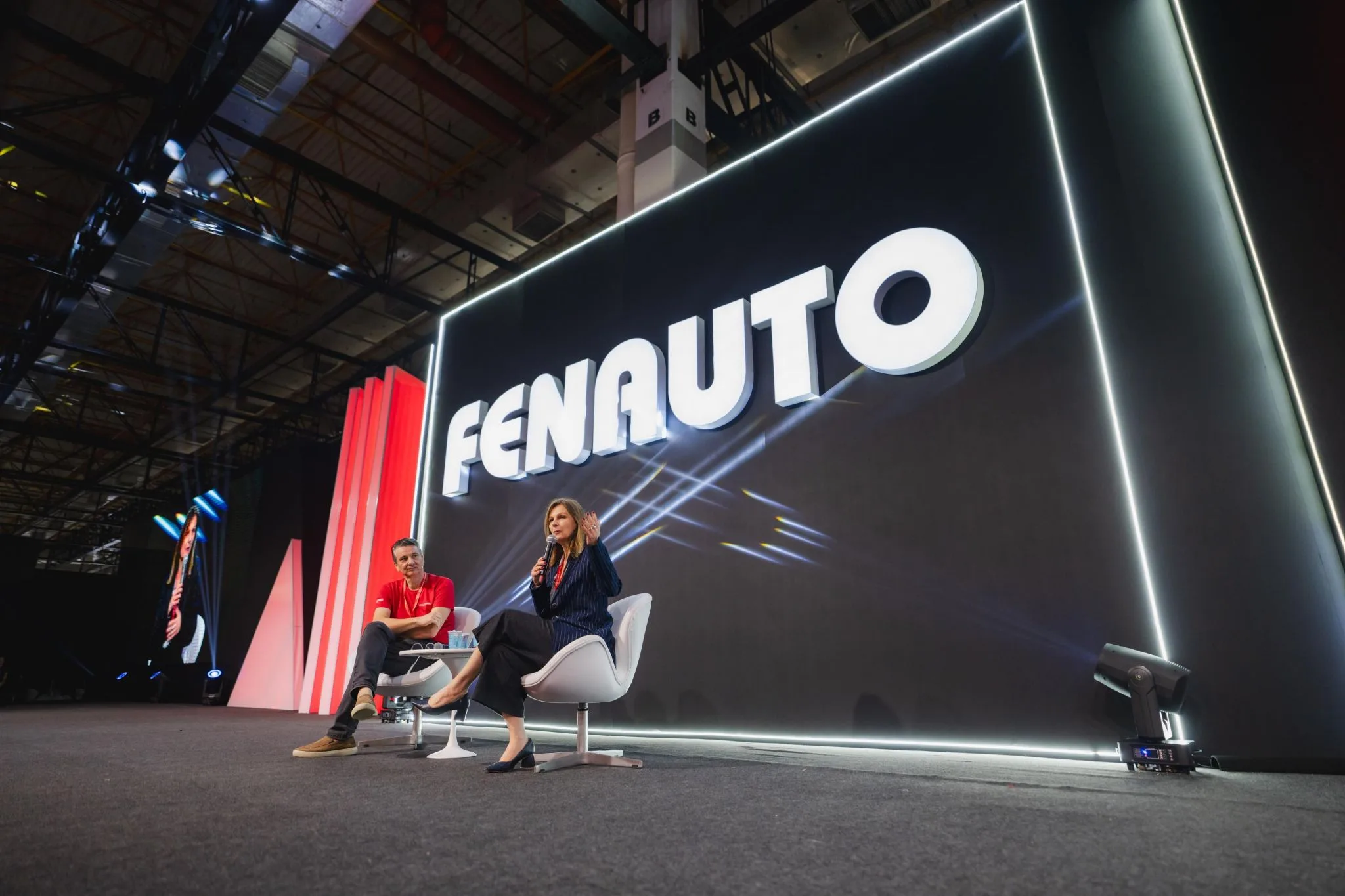 Palco do 13 Congresso Fenauto desenvolvido pela R8 Live