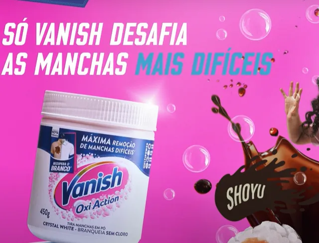 Em parceria com influenciadora, Vanish Oxi Action mancha roupa de pedestre na Av. Paulista