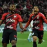 Imagem mostra camiseta do Athlético Paranaense com patrocínio do Inter